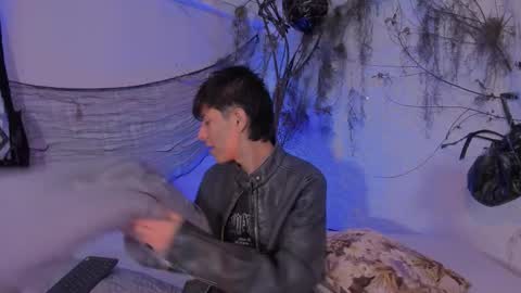 Snapshot of _alexandersawyer_ chatting on 11-04-25, 04:22 Alexander online show from 11-04-25, 04:22