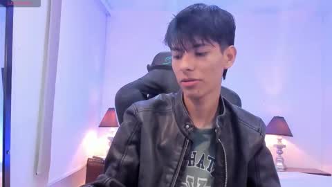 Snapshot of _alexandersawyer_ chatting on 11-06-25, 01:12 Alexander online show from 11-06-25, 01:12