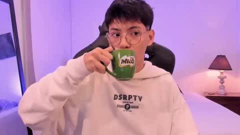 Snapshot of _alexandersawyer_ chatting on 11-13-25, 02:38 Alexander online show from 11-13-25, 02:38