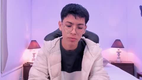 Snapshot of _alexandersawyer_ chatting on 11-15-25, 01:18 Alexander online show from 11-15-25, 01:18