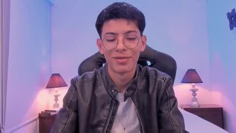 Snapshot of _alexandersawyer_ chatting on 11-19-25, 12:38 Alexander online show from 11-19-25, 12:38