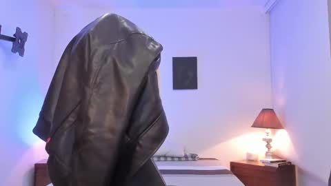 Snapshot of _alexandersawyer_ chatting on 11-26-25, 01:01 Alexander online show from 11-26-25, 01:01