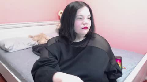 Snapshot of _alexandra_ray_ chatting on 11-23-25, 12:16 _alexandra_ray_ online show from 11-23-25, 12:16