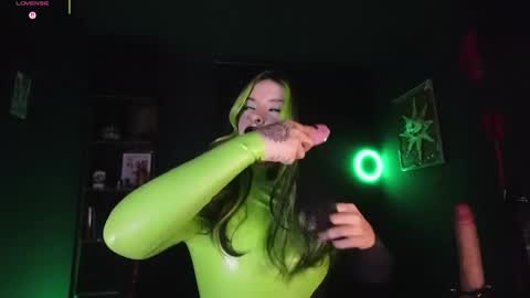 Miss Alice  My internet sucks these days see you soon online show from 04-11-26, 09:08