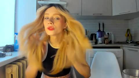 Snapshot of _alice_kitty chatting on 01-05-25, 08:22 Gaylord online show from 01-05-25, 08:22