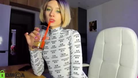 Snapshot of _alice_kitty chatting on 10-12-25, 05:01 Gaylord online show from 10-12-25, 05:01