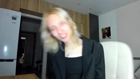 Snapshot of _alice_kitty chatting on 12-01-25, 06:35 Gaylord online show from 12-01-25, 06:35