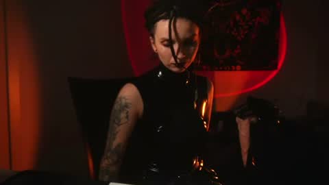 Snapshot of _alicemorrison_ chatting on 06-18-26, 06:12 Alice Morrison Mistress Datura online show from 06-18-26, 06:12