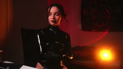 Snapshot of _alicemorrison_ chatting on 06-21-26, 06:21 Alice Morrison Mistress Datura online show from 06-21-26, 06:21
