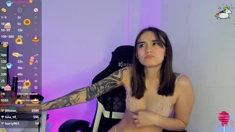 Snapshot of _alicerosse2 chatting on 02-11-25, 04:11 ALICE online show from 02-11-25, 04:11