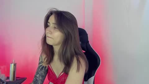 Snapshot of _alicerosse2 chatting on 03-05-25, 01:21 ALICE online show from 03-05-25, 01:21