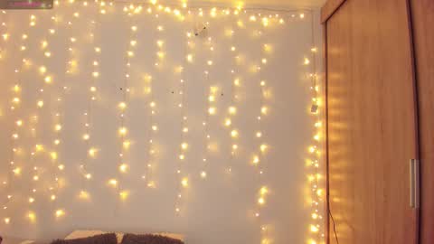 Snapshot of _allisongomez chatting on 12-23-25, 02:42 _allisongomez online show from 12-23-25, 02:42