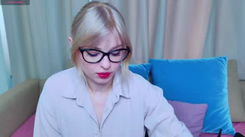 Snapshot of _allisson__ chatting on 05-07-26, 03:23 Alison online show from 05-07-26, 03:23
