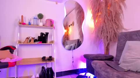 Snapshot of _ambarrose chatting on 06-04-26, 11:27 Ambar online show from 06-04-26, 11:27