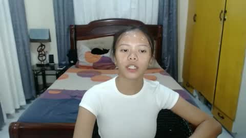 Snapshot of _amberxxx chatting on 02-12-25, 09:11 Amber online show from 02-12-25, 09:11
