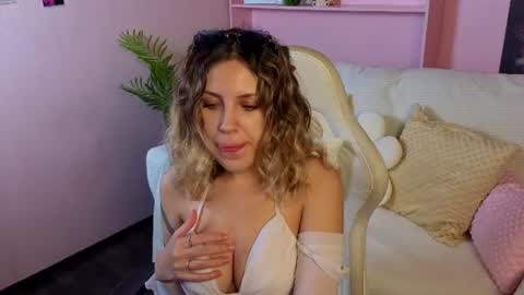 Snapshot of _amymoore chatting on 06-25-26, 01:38 _amymoore online show from 06-25-26, 01:38