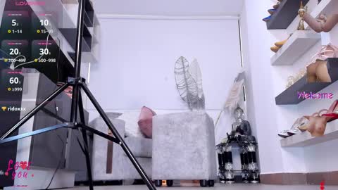Snapshot of _ana_bolena__ chatting on 03-04-25, 07:32 Ana Bolena online show from 03-04-25, 07:32