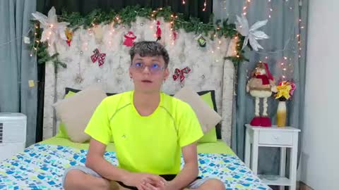 Snapshot of _andrew_williams chatting on 12-16-24, 07:00 Andres online show from 12-16-24, 07:00
