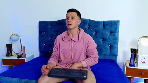 _andrewfalcon2 online show from 02-04-25, 03:36