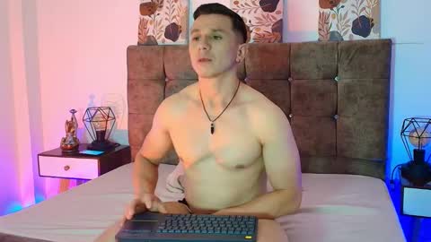 _andrewfalcon2 online show from 09-24-25, 08:23