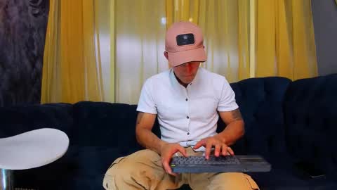 Snapshot of _angel_rivera chatting on 02-14-26, 09:11 Angel Rivera online show from 02-14-26, 09:11