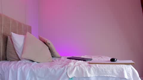 ngela  online show from 01-24-25, 11:37