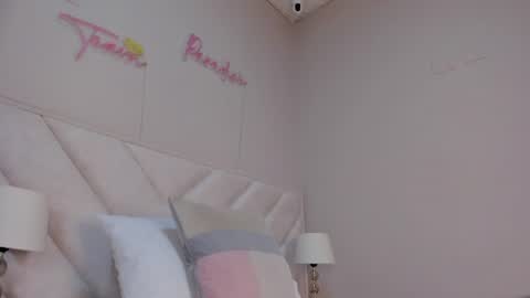 Snapshot of _angela_x chatting on 06-24-26, 11:20 ngela online show from 06-24-26, 11:20