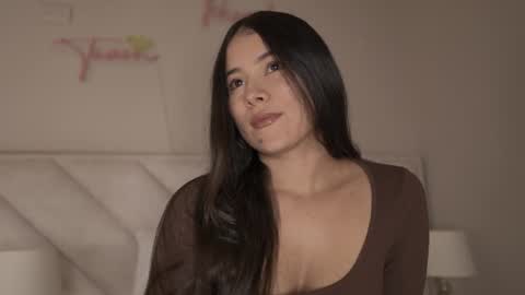Snapshot of _angela_x chatting on 07-11-26, 11:35 ngela online show from 07-11-26, 11:35