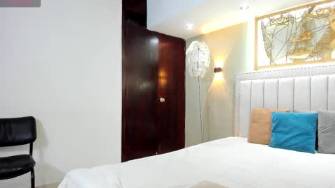      online show from 11-09-25, 05:33