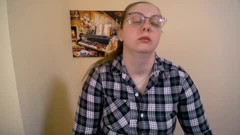 Anna online show from 02-25-25, 01:06