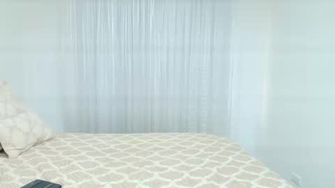 Snapshot of _annie_thomson_ chatting on 03-10-26, 08:14 Melissa online show from 03-10-26, 08:14