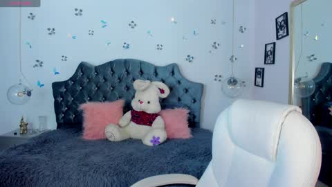 antonnela online show from 01-21-25, 02:26