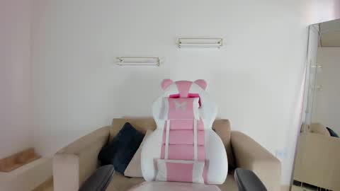    online show from 10-22-25, 12:27