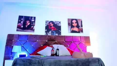 Ariana  online show from 02-11-25, 01:09