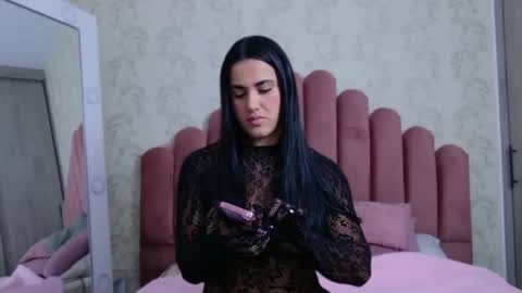 Queen Cruz online show from 10-25-25, 01:24