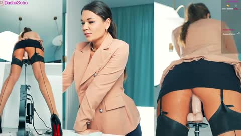 Snapshot of _artporno_ chatting on 10-02-25, 01:23 _artporno_ online show from 10-02-25, 01:23