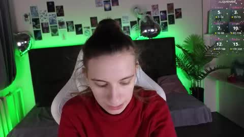 _ash_leyy_ online show from 12-14-25, 03:23