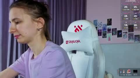 _ash_leyy_ online show from 04-11-26, 07:45