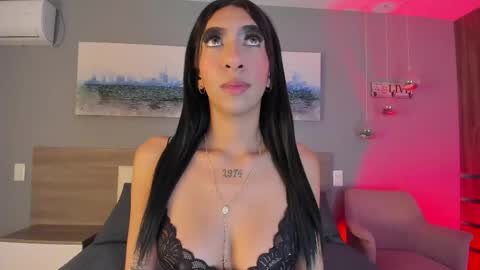 Snapshot of _ashly_77 chatting on 10-31-25, 01:45 Ashly online show from 10-31-25, 01:45