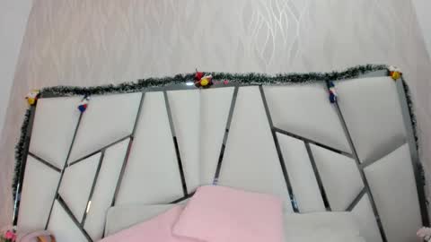 Aura online show from 12-16-25, 03:11