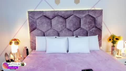 _aurora_collins_ online show from 10-27-25, 01:04