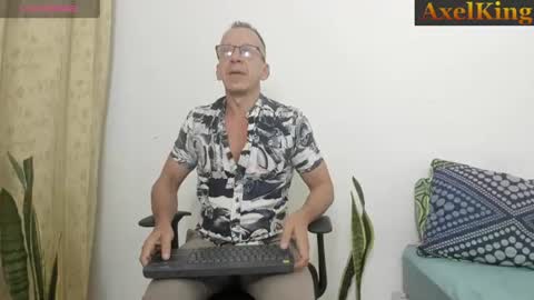 Axel online show from 07-16-26, 11:38
