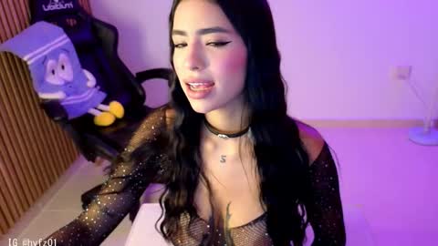 Snapshot of _azul17 chatting on 09-29-25, 11:42 hell y online show from 09-29-25, 11:42