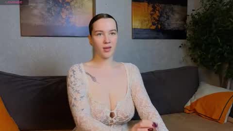 Snapshot of _b00bss_ chatting on 11-22-25, 09:19 Jess online show from 11-22-25, 09:19