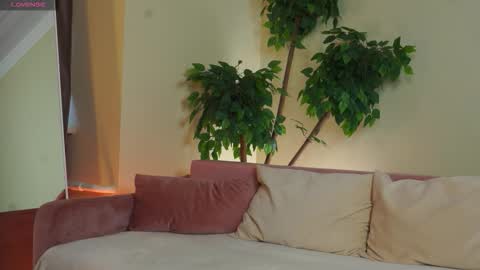 Snapshot of _b00bss_ chatting on 02-27-26, 03:39 Jess online show from 02-27-26, 03:39