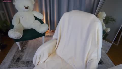 Snapshot of _b00bss_ chatting on 05-04-26, 03:35 Jess online show from 05-04-26, 03:35