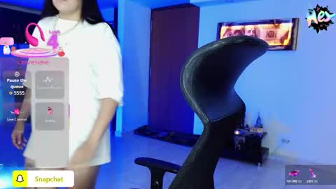 Snapshot of _babyfantasy_ chatting on 10-14-25, 06:42 You Baby online show from 10-14-25, 06:42