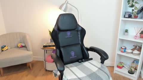 Bella Evans online show from 01-25-25, 08:42