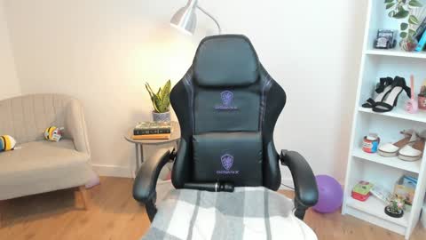 Bella Evans online show from 02-08-25, 08:31