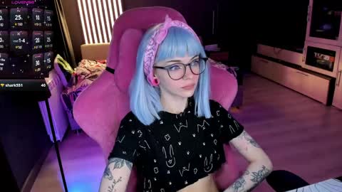 Snapshot of _black_fox__ chatting on 05-13-26, 12:19 Olivia Subscribe to my Fansly - online show from 05-13-26, 12:19
